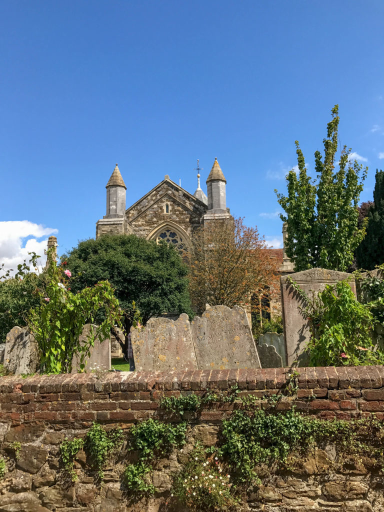 Rye St. Mary's Church vom Graveyard aus gesehen